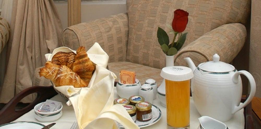 فندق ذا رويال إكسبريس شارك الكويت المظهر الخارجي الصورة